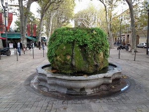 Aix-en-Provence - Fontaine d'eau chaude