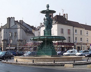 Melun - Place Saint-Jean